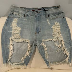 GJG Distressed denim short nwt